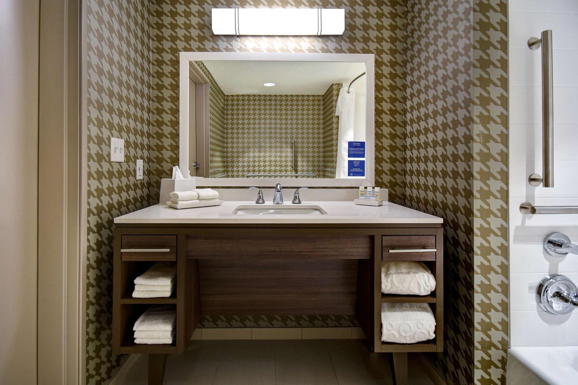 Home2 Suites Wichita Downtown Delano, Ks Zewnętrze zdjęcie